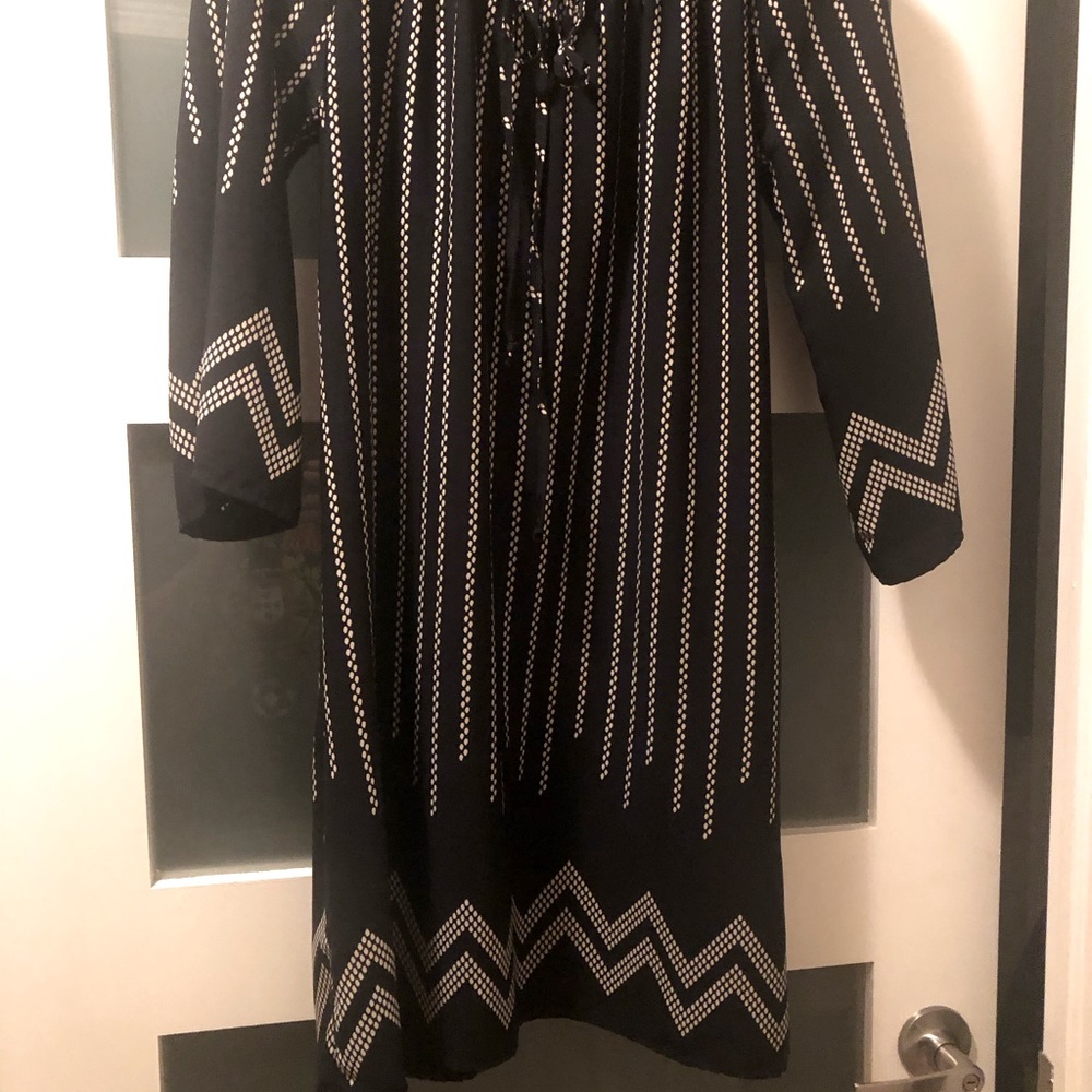 Dark blue and cream shift dress 3/4 sleeve.